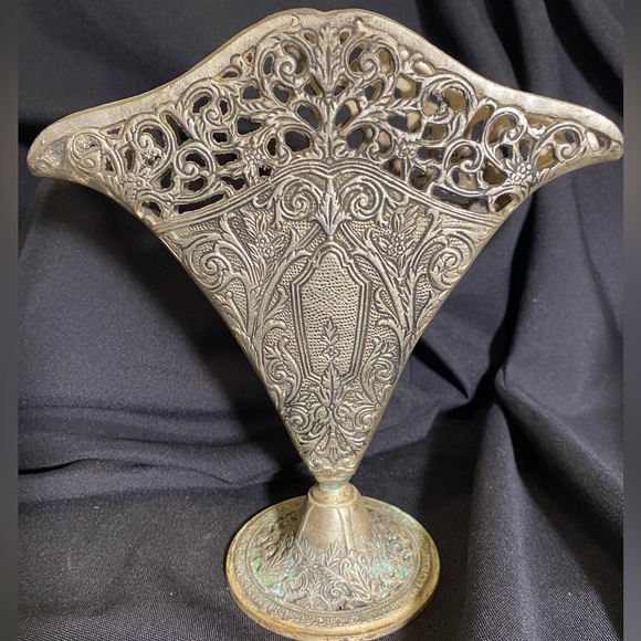 Godinger Silver Art Company Other - Vintage collectible: silver-plated fan-shaped vase. Godinger Silver Art Co, 1991